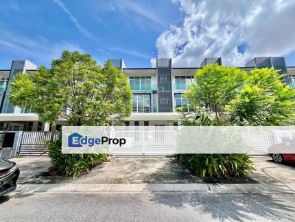 FREEHOLD GUARDED 3214ft 3 Storey House Bangi Avenue, Selangor, Bangi