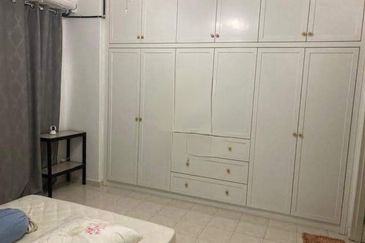 Coastal Tower, Ratu Mutiara