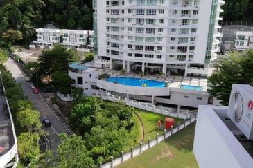 Coastal Tower, Ratu Mutiara