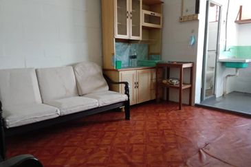 Gat Lebuh Noordin Flat