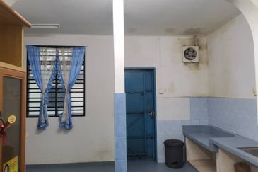 Jalan Permatang Tok Mahat