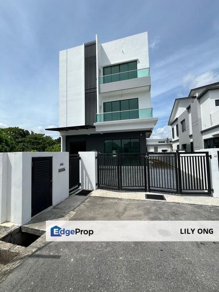 3 Storey bungalow Taman Rebana Indah , Sungai Bakap, Penang, Valdor