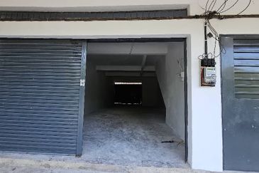 Pusat Perniagaan Putra