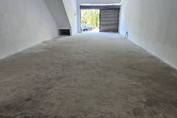 Pusat Perniagaan Putra