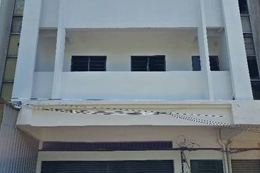 Pusat Perniagaan Putra