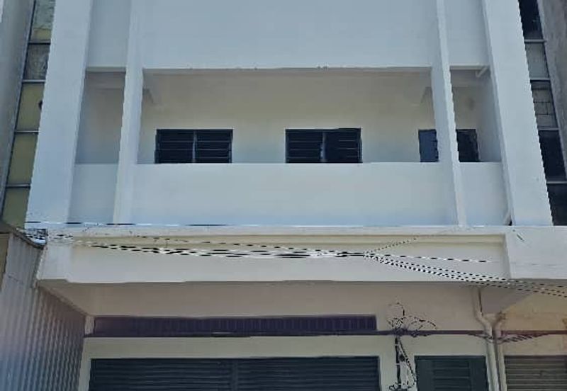 Pusat Perniagaan Putra