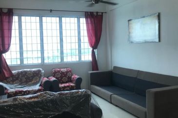 De Landmark Apartment (Seri Emas)