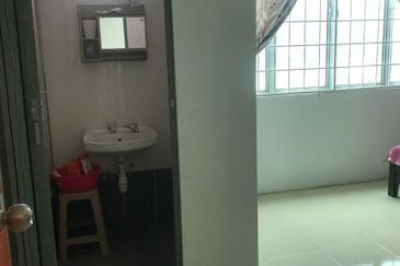 De Landmark Apartment (Seri Emas)