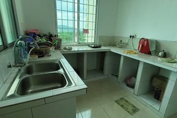 De Landmark Apartment (Seri Emas)