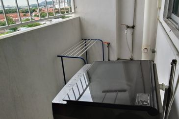 De Landmark Apartment (Seri Emas)