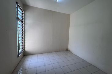 TAMAN LEMBAH IMPIANA