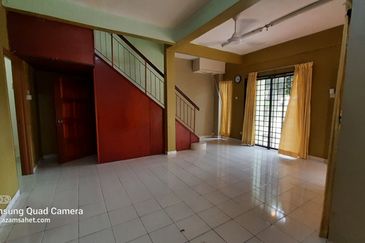 Persiaran Puncak Alam 1 