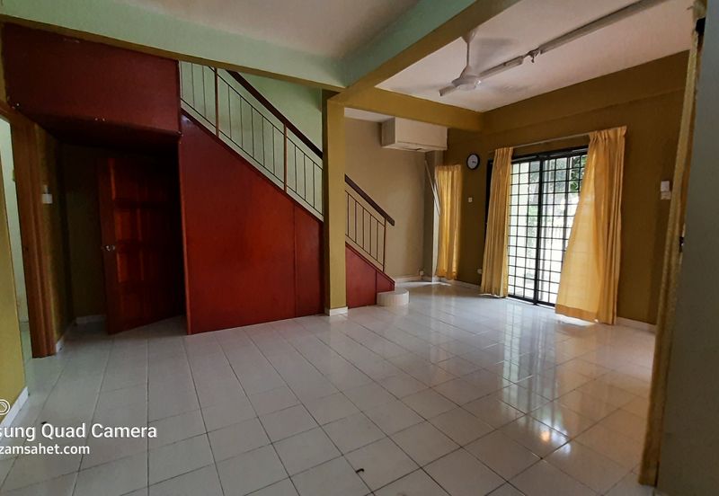 Persiaran Puncak Alam 1 