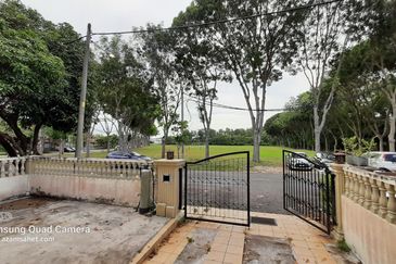 Persiaran Puncak Alam 1 