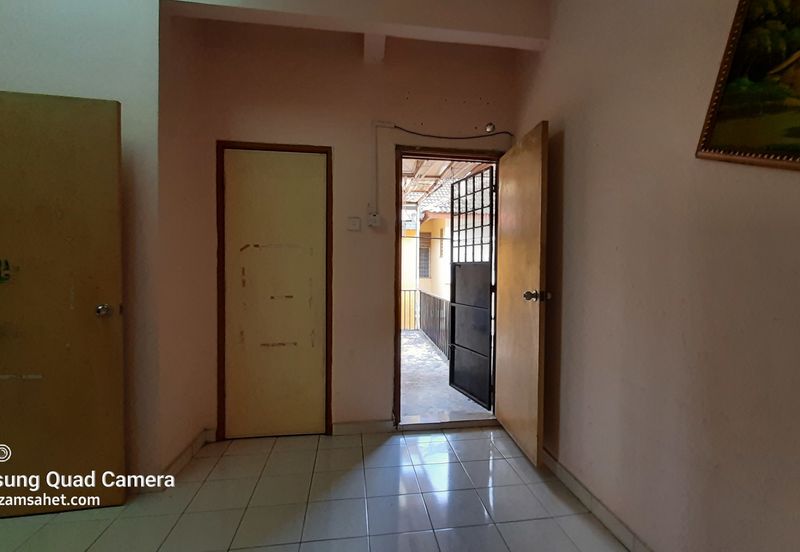 Persiaran Puncak Alam 1 