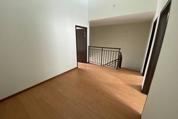 Persiaran Puncak Alam 1 