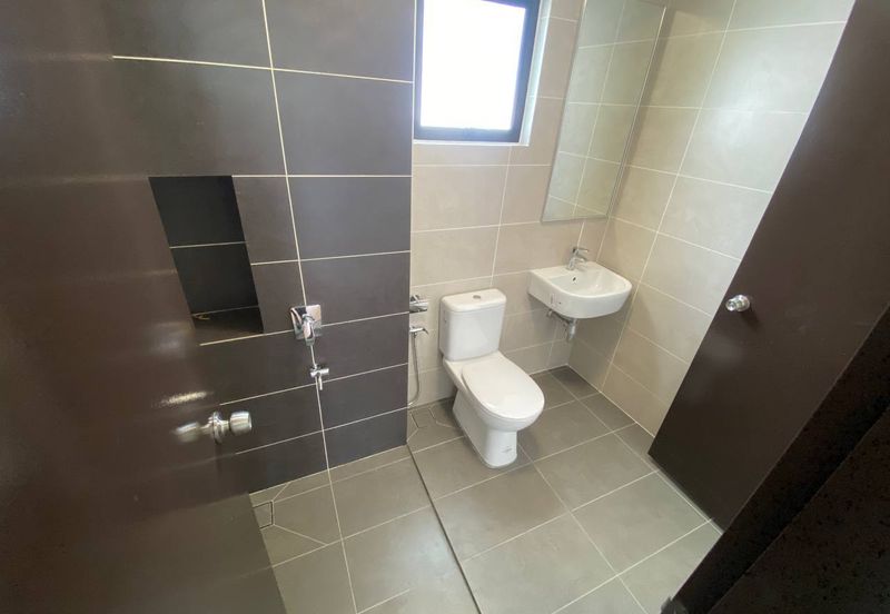 Persiaran Puncak Alam 1 