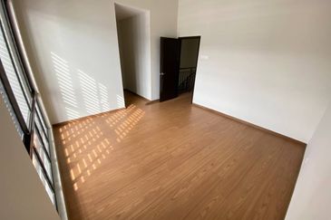 Persiaran Puncak Alam 1 