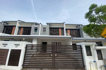 Persiaran Puncak Alam 1 