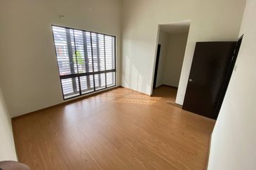 Persiaran Puncak Alam 1 