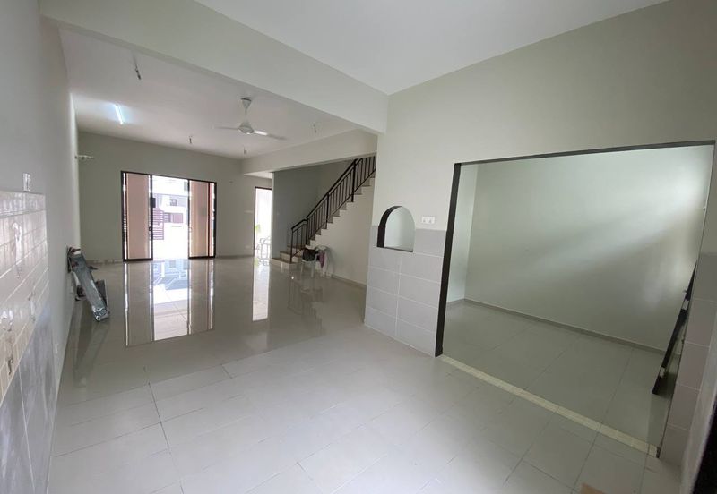 Persiaran Puncak Alam 1 