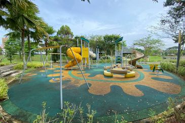 Persiaran Puncak Alam 1 