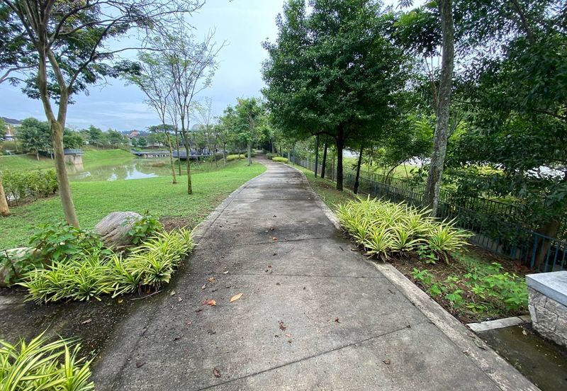 Persiaran Puncak Alam 1 