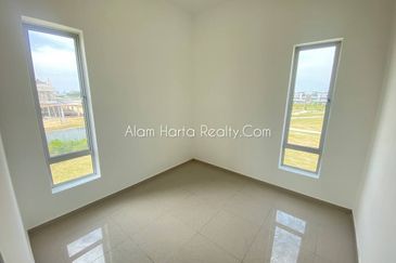 TAMAN PADANG TEMU PERMATA