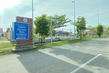 TAMAN PADANG TEMU PERMATA
