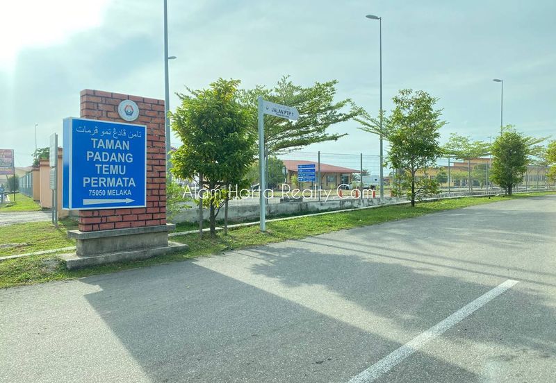 TAMAN PADANG TEMU PERMATA