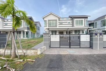 TAMAN PADANG TEMU PERMATA