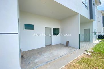 TAMAN PADANG TEMU PERMATA