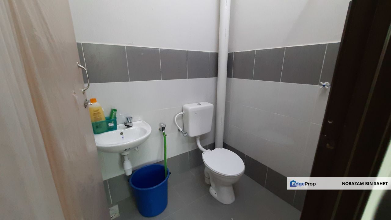 TAMAN HAJAH YON JASIN MELAKA TERES SETINGKAT FREEHOLD MASIH BARU FOR SALE, Melaka, Jasin