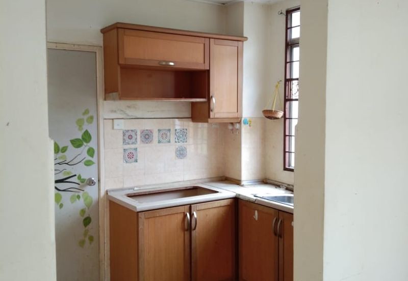 FOR SALE CORNER CLUSTER 2 TINGKAT AZ-ZAHARAH BANDAR PUNCAK ALAM