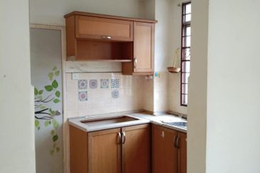 FOR SALE CORNER CLUSTER 2 TINGKAT AZ-ZAHARAH BANDAR PUNCAK ALAM