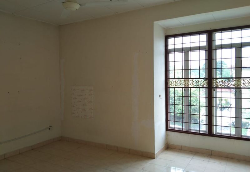 FOR SALE CORNER CLUSTER 2 TINGKAT AZ-ZAHARAH BANDAR PUNCAK ALAM