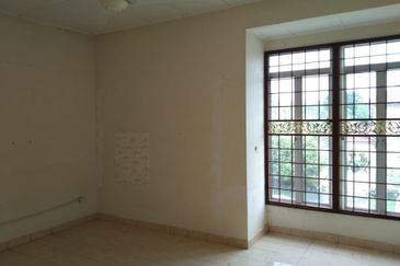 FOR SALE CORNER CLUSTER 2 TINGKAT AZ-ZAHARAH BANDAR PUNCAK ALAM