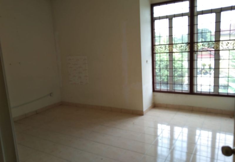 FOR SALE CORNER CLUSTER 2 TINGKAT AZ-ZAHARAH BANDAR PUNCAK ALAM