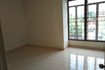 FOR SALE CORNER CLUSTER 2 TINGKAT AZ-ZAHARAH BANDAR PUNCAK ALAM