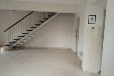 FOR SALE CORNER CLUSTER 2 TINGKAT AZ-ZAHARAH BANDAR PUNCAK ALAM