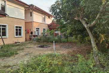 FOR SALE CORNER CLUSTER 2 TINGKAT AZ-ZAHARAH BANDAR PUNCAK ALAM