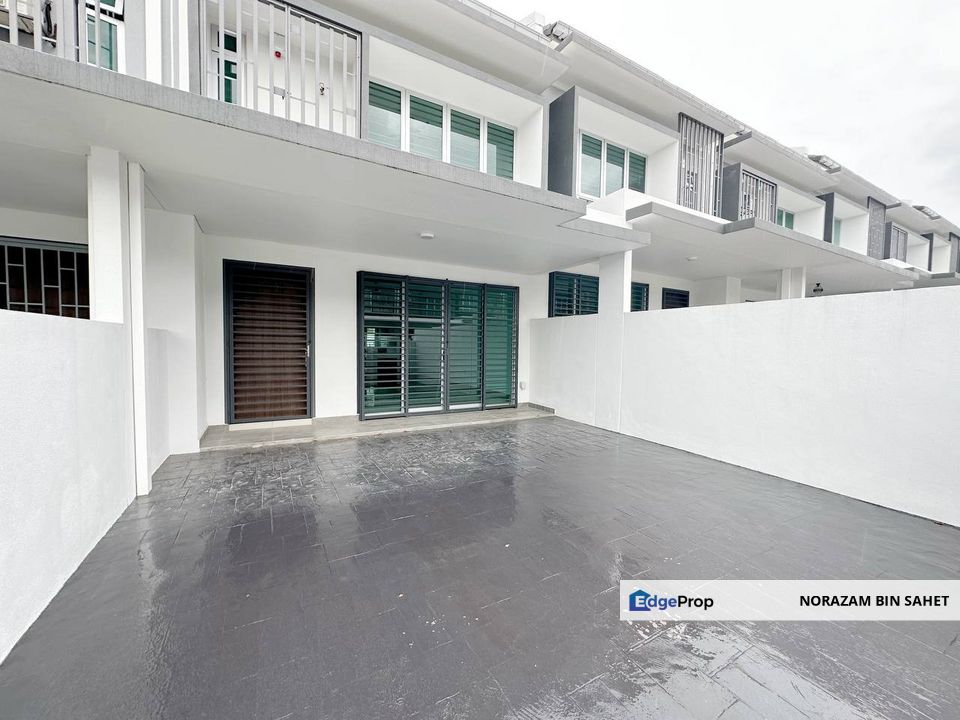 FOR SALE 2 STOREY TERRACE ADIVA SERENIA CITY SEPANG, Selangor, Sepang