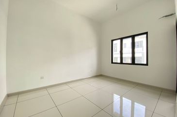 FOR SALE 3 STOREY SEMI D PARK VILLAS, TRILLIA BUKIT JELUTONG SHAH ALAM