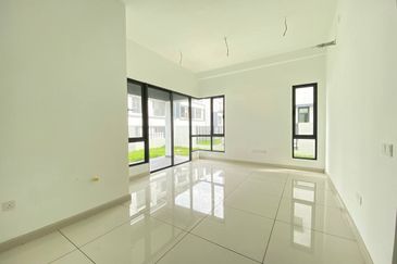 FOR SALE 3 STOREY SEMI D PARK VILLAS, TRILLIA BUKIT JELUTONG SHAH ALAM