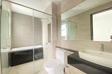 FOR SALE 3 STOREY SEMI D PARK VILLAS, TRILLIA BUKIT JELUTONG SHAH ALAM