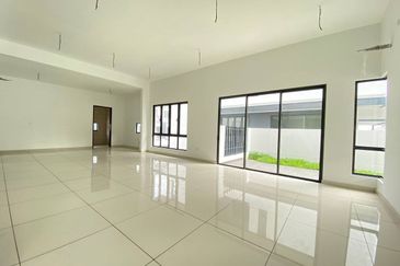 FOR SALE 3 STOREY SEMI D PARK VILLAS, TRILLIA BUKIT JELUTONG SHAH ALAM