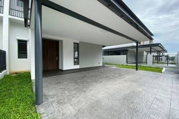 FOR SALE 3 STOREY SEMI D PARK VILLAS, TRILLIA BUKIT JELUTONG SHAH ALAM