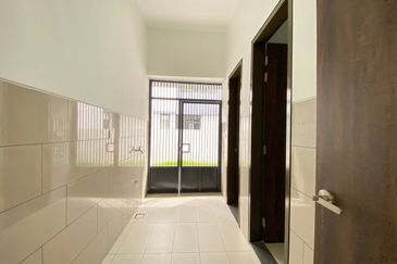 FOR SALE 3 STOREY SEMI D PARK VILLAS, TRILLIA BUKIT JELUTONG SHAH ALAM