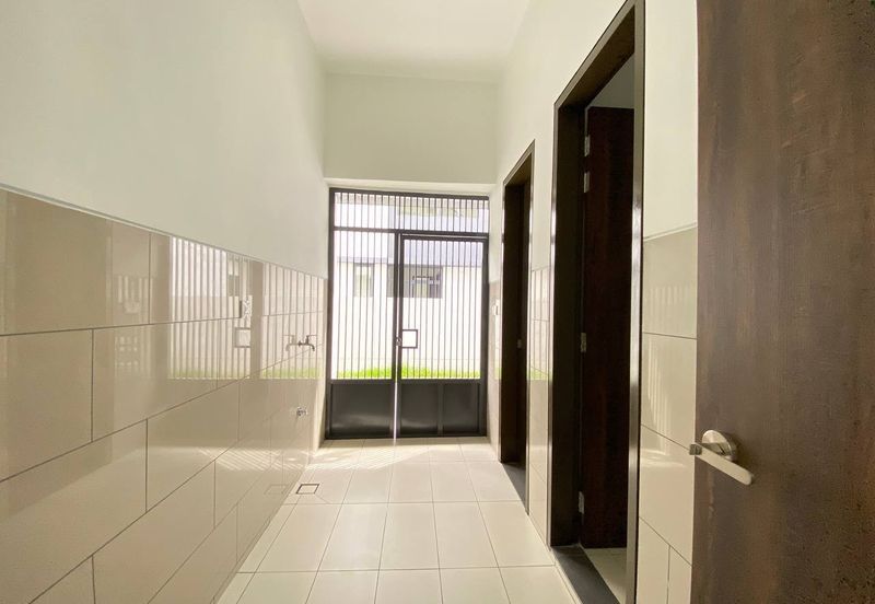 FOR SALE 3 STOREY SEMI D PARK VILLAS, TRILLIA BUKIT JELUTONG SHAH ALAM