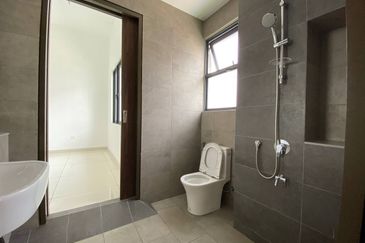 FOR SALE 3 STOREY SEMI D PARK VILLAS, TRILLIA BUKIT JELUTONG SHAH ALAM